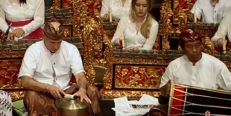 Gamelan Bali dan Kaitannya dengan Tradisi Hindu