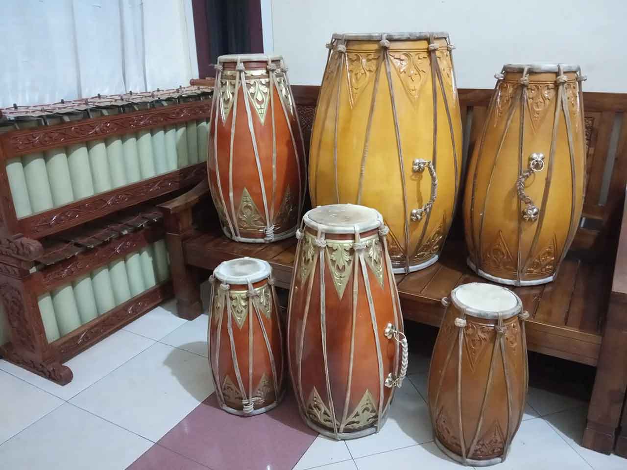 Alat Musik Kendang Karawitan, Jenis dan Cara Memainkannya